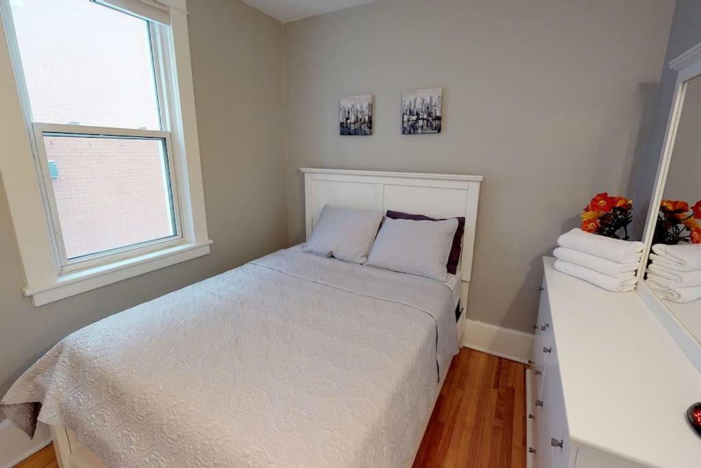 Bright, Clean, Private. In The Heart Of Downtown! Parking, Wi-Fi And Netflix Included Apartment Ottawa Exterior photo