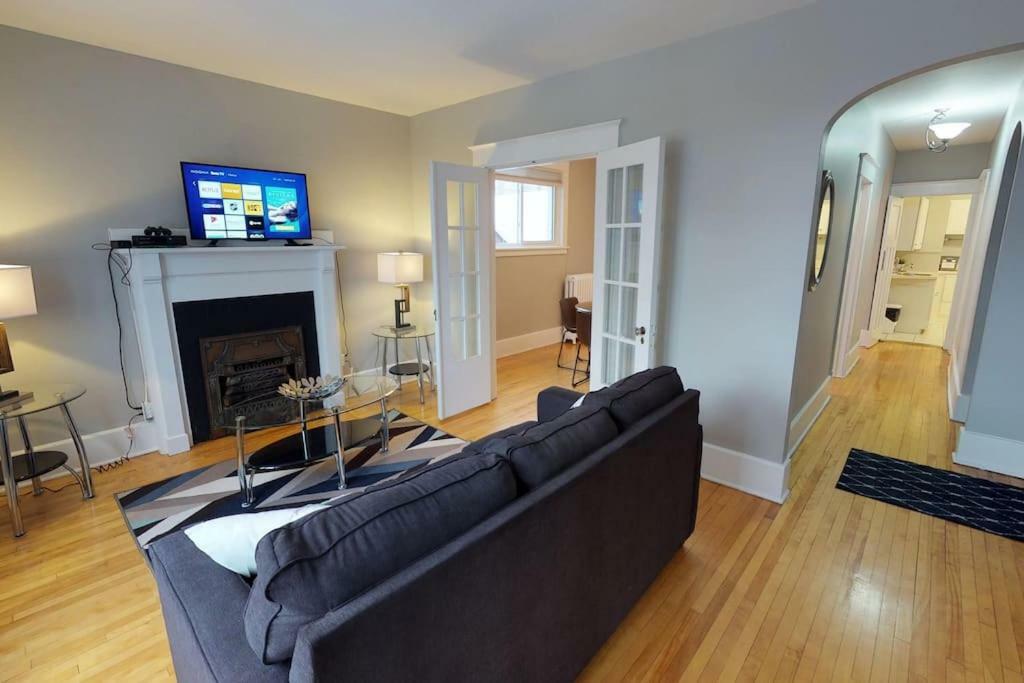 Bright, Clean, Private. In The Heart Of Downtown! Parking, Wi-Fi And Netflix Included Apartment Ottawa Exterior photo